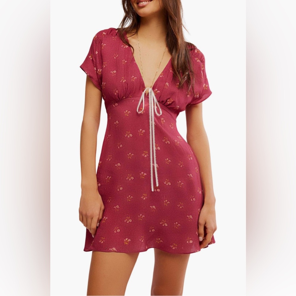 NWT FREE PEOPLE
Women's Everyone's Favorite Mini Dress